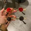 Kính râm gọng tròn nhỏ SQ Retro dành cho nữ kính màu đỏ có dây chuyền kính râm đa năng chống tia cực tím