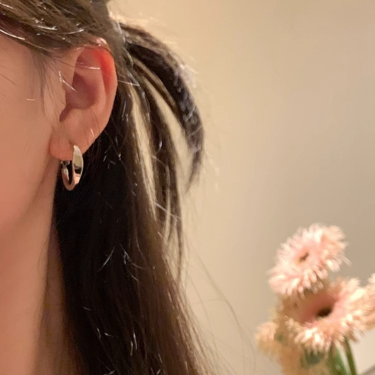 Bông tai thời trang tối giản và độc đáo dành cho nữ