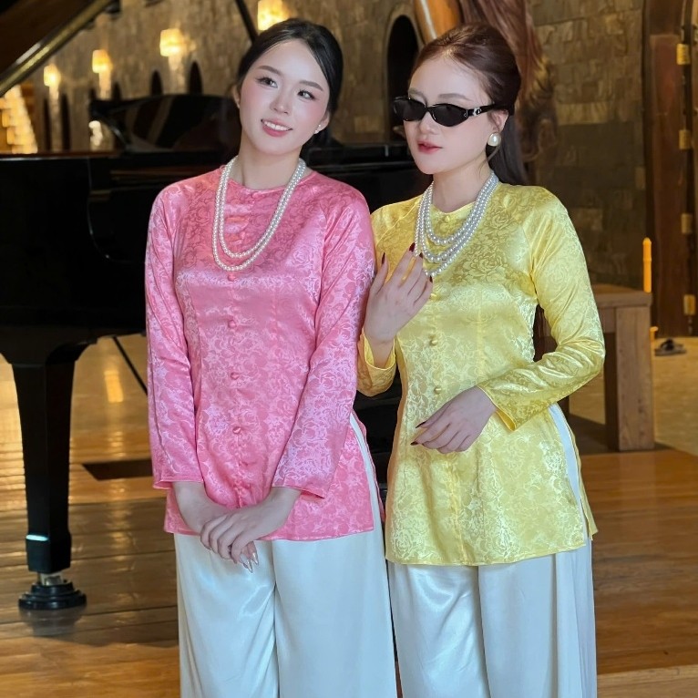 Hân Nguyễn Áo Bà Ba - B.A195 - Áo Bà Ba Gấm Hoa Mẫu Đơn Dây Kéo Cổ Tròn Nút Nụ Bọc ( QUẦN LỤA )