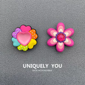 charm gắn dép crocs chamr gắn dép cross dép crocs nữ đế thấp Phong Cách Mới Crocs Giày Hoa Lỗ Chính Hãng Giày Hoa Hoạt Hình Dễ Thương Trang Trí Thẻ Luo Chi Zhibixing Khóa Giày Phụ Kiện