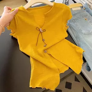 Áo thun ngắn tay cổ chữ V màu vàng gừng Dopamine Hot Girl Wear Sweet Small Top