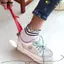 Hỗ trợ đeo giày NICOLOO, Tay cầm dài còi giày di động, Nhà dễ thương hình con sóc nâng linh hoạt AID Stick