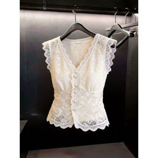 [Khuyến mãi trong thời gian có hạn] Áo Vest ren không tay rỗng cổ chữ v khí chất ngọt ngào kiểu Pháp dành cho nữ, mùa hè 2026 Phong cách mới Slimer Look Top