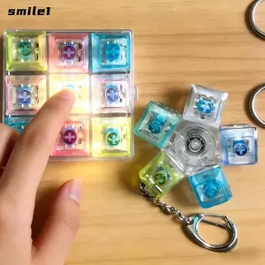 Móc khóa giảm căng thẳng SMILE, Đồ chơi giải nén 9 nút 5 nút, Đèn phát sáng di động Bàn phím phát sáng Đồ chơi giải nén