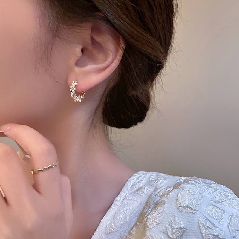 [KvJJL-t] 1 Đôi Bông Tai Ngọc Trai Vòng Tròn Tính Khí Đơn Giản Mới Thời Trang Bông Tai Đa Năng Nhỏ Trang Sức Nữ Mới