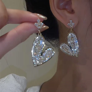 S925 Bạc Kim Cùng Phong Cách Ánh Sáng Phong Cách Sang Trọng Trái Tim Tình Yêu Full Kim Cương Pha Lê Bông Tai Thời Trang Tính Khí Họa Tiết Bông Tai SMI2