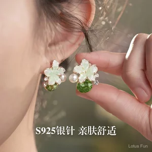 S925 Tinh Khiết Bạc Kim Thời Trang Thạch Xanh Hoa Ngọc Trai Bông Tai 2026 Mới Nhẹ Sang Trọng Tươi Mát Ngọt Ngào Khí Chất Bông Tai