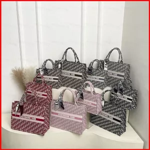 GC2 Hợp Thời Trang Đi Lại Giải Trí Túi Tote Nữ 2026 Mới Dung Tích Lớn Thanh Lịch Khăn Lụa Đeo Vai CG2