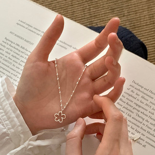 Vòng Cổ Bạc Rỗng Hoa Mặt Dây Chuyền Vòng Cổ Với Hạt Dây Chuyền Nữ Hàn Quốc Ngọt Ngào Phong Cách Cô Gái Đơn Giản Đa Năng Niche Vòng Cổ Xương Đòn Thời Trang