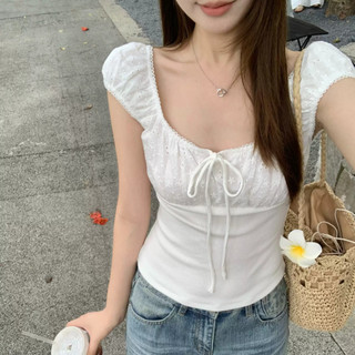 Áo Nữ Cổ Vuông Tay Ngắn Ôm Dáng Phối Ren Thêu Hoa Nổi Đính Nơ Ngực Tiểu Thư Dễ Thương SeeU