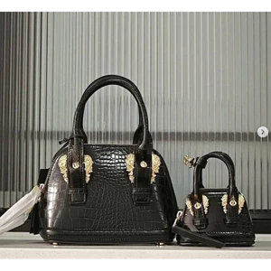 SET TÚI MẸ CON VERSACE JEANS COUTURE RANGE SKETCH 74VA4BFZ