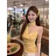 Áo yếm cổ xoay màu vàng ngọt ngào Hàn Quốc dành cho nữ mùa hè phong cách mỏng rỗng không đều đẹp tinh tế hàng đầu