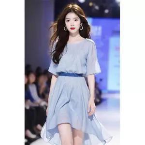 Đầm nhỏ không đều phong cách Hàn Quốc eo hẹp Phiên bản nhẹ nhàng Mùa hè dành cho nữ Váy dài dáng ôm hơn
