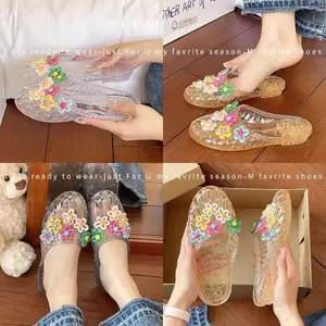 Giày Thạch Dép Nữ Phiên Bản Hàn Quốc Thời Trang Bên Ngoài Mặc Baotou Đế Bằng Baotou Giày Trong Suốt Hoa Phụ Kiện Giày Đi Biển SOSN
