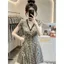 Đầm kẻ sọc thời trang phong cách mới mùa hè Phong cách Pháp tay phồng cổ chữ V Váy chữ A dáng rộng hẹp
