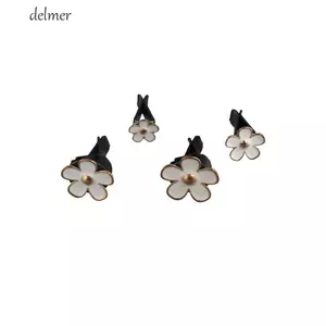 DELMER Xe Nước Hoa Kẹp Hoa Trang Trí Điều Hòa Dễ Thương 4 Đồ Trang Trí Hoa Cúc Hương Liệu Kẹp