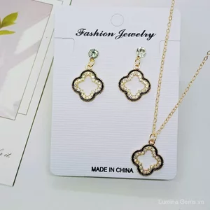 Retro Phong Cách Hồng Kông Đen Thoáng Mát Bốn Lá Bông Tai Vòng Cổ Bộ Hình Học Tính Khí Hoa Kim Cương Bốn Lá Vòng Cổ
