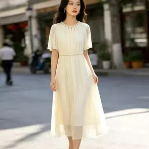 Váy cổ tròn Tencel Phiên bản eo hẹp kiểu Pháp mùa hè 2026 Phong cách nữ dáng ôm hơn Váy dài thời trang