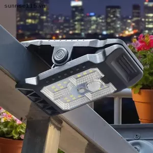 Kẹp chức năng SRVN trên đèn năng lượng mặt trời có máy dò chuyển động tích hợp chống nước cho lối vào.