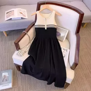 Váy sọc không tay hai mảnh giả mùa hè phong cách mới dáng rộng hẹp