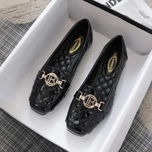 Vợt nữ VN, Đế mềm, Thoải mái, Thiết kế miệng nông, Thích hợp cho nhân viên văn phòng, Thích hợp cho mọi mùa, Kích thước lớn, Phù hợp dễ dàng, Ánh sáng, Thích hợp cho các bà mẹ, Phong cách mới 2025.