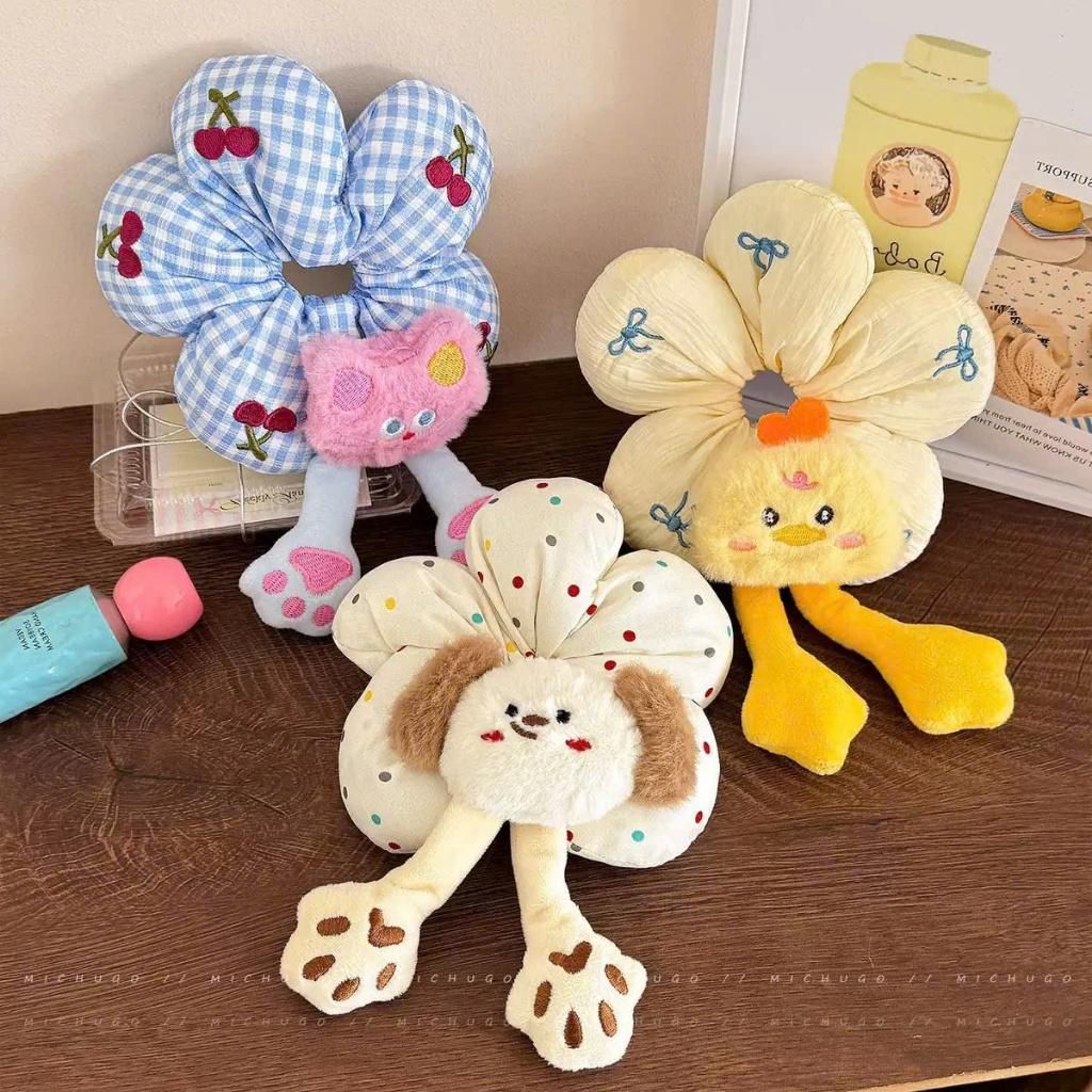 Cột tóc Scrunchie hoa 5 cánh đa sắc, họa tiết thú bông dễ thương, chất liệu vải bông gòn, hoàn hảo cho mọi hoạt động.