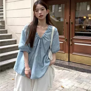 Size lớn Mùa hè Hàn Quốc Thiết kế phiên bản Hàn Quốc Dây rút Cổ chữ V xếp li Áo sơ mi tay phồng màu xanh nữ