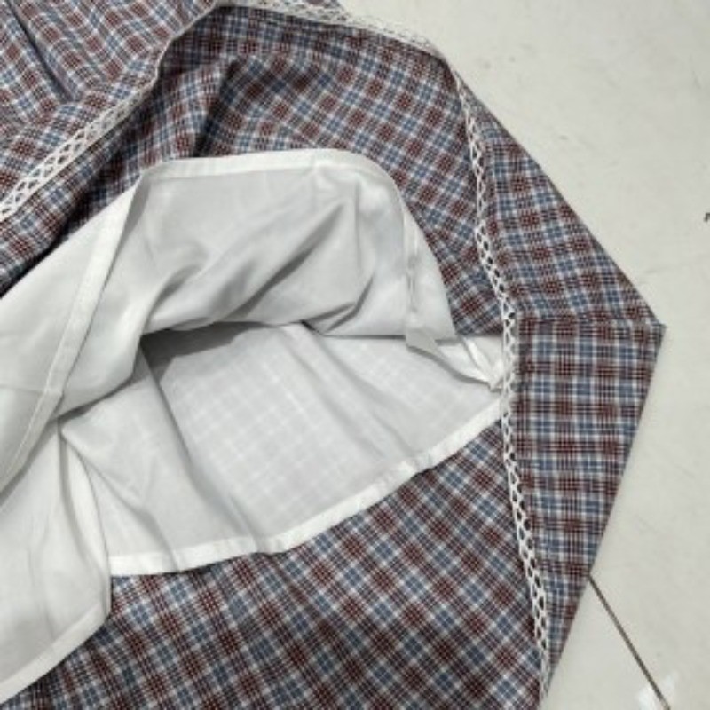 Bộ đồ nữ mới có áo sơ mi và váy ngắn có ve áo