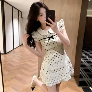 Cổ búp bê ngọt ngào kiểu Pháp Váy ren chấm bi mùa hè Tay áo bay sang trọng Ôm hơn Nhìn trượt tuyết giữa chiều dài