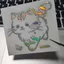 Sáng Tạo Dễ Thương Hoạt Hình Đi Bộ Kitty 3D Ba Chiều Rỗng Chống Thấm Nước Laser Miếng Dán Máy Tính Bảng PC Tai Nghe Miếng Dán 5.28