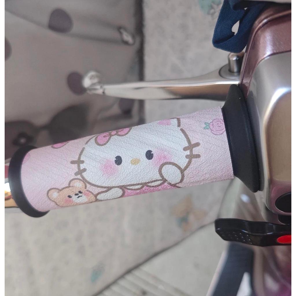 Decal tay lái xe điện Hello Kitty dán chống trượt, thấm mồ hôi, bảo vệ tay lái - ảnh 6