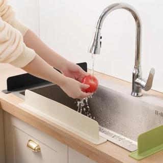 [Còn hàng] SCANDIFY 1 / 2 chiếc Tấm chắn bùn bồn rửa, Tấm vách ngăn nước chống dầu bằng silicon, có cốc hút Đồ dùng nhà bếp Bể bơi Dụng cụ sắp xếp bồn rửa Tiện ích nhà bếp