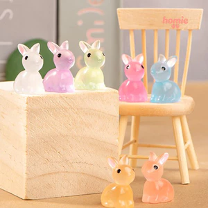 Đồ trang trí để bàn bằng nhựa hình tiểu cảnh, đồ trang trí sáng tạo hình thỏ hoạt hình dễ thương phát sáng.