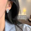 Bông tai nữ hoa xanh khí chất thời trang tinh tế và đa năng