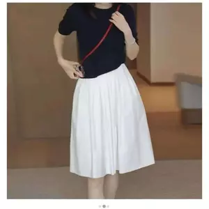 Váy xếp ly đính cườm trắng đơn giản mùa hè 2 dáng rộng lưng cao ôm hơn Túi phù hợp
