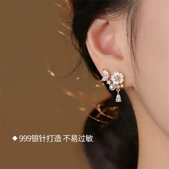 Bông tai Camellia tinh tế bạc S999