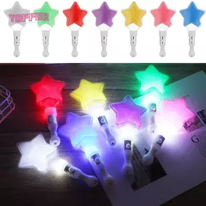 Người hâm mộ biểu diễn buổi hòa nhạc YOFFOR Hỗ trợ bữa tiệc dạ quang Ngôi sao đồ chơi trẻ em