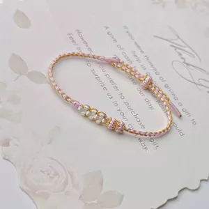 Vòng tay hoa đào mỏng bện bốn sợi có thể đeo hạt lỗ nhỏ Trang sức lỗ nhỏ Vòng tay siêu mịn màu hồng đỏ cổ xanh