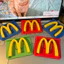 Giá đỡ điện thoại di động để bàn M McDonald 's Đồ trang trí nhỏ Văn phòng sáng tạo cho điện thoại di động