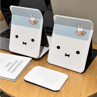 Gương gập mini in thỏ Miffy ôm bánh nền trắng