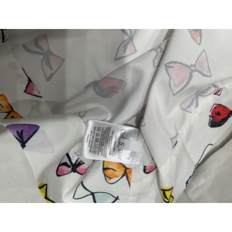 Váy nữ phong cách mới với áo vest in hình dáng rộng và đa năng