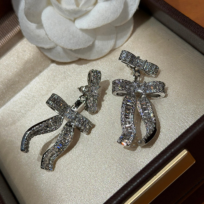 Bông tai tinh tế tua rua hoa dài Zircon thời trang
