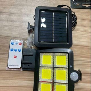 Đèn năng lượng mặt trời chiếu sáng có khiên điều chỉnh