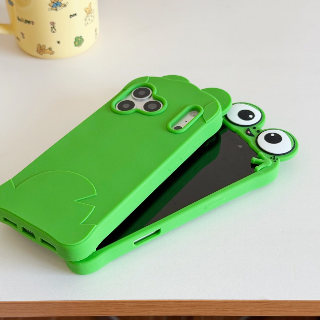 Ốp Điện Thoại Ếch Mắt Lớn iPhone17promax Thích Hợp Cho Apple 15 / 14 Vỏ Bảo Vệ 16pro Silicone Dễ Thương