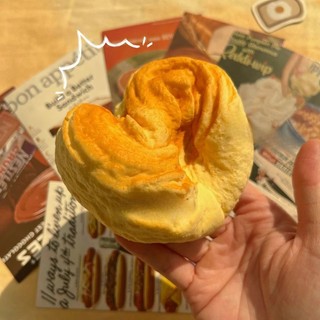 Squishy Dứa Bun Bóp Đồ Chơi Sữa Mềm Thơm Bánh Mì Fidget Đồ Chơi Phục Hồi Chậm Bánh Mì Thực Tế Cho Người Lớn Căng Thẳng Lo Âu