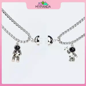 MYPANDA 1 Cặp Từ Tính Cặp Đôi Thép Không Gỉ Nelace Phi Hành Gia Mặt Dây Chuyền Nelace Hoạt Hình Ngôi Sao Không Gian Phi Hành Gia Nelace Trang Sức Dành Cho Người Phụ Nữ.