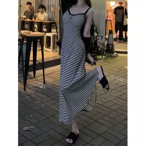 Váy dài kiểu Pháp dành cho nữ Xuân Hè Phong cách mới Slim-fit Slimer Look Design Strip