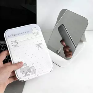 Gương gấp cầm tay họa tiết thỏ nhỏ nơ nền trắng phong cách tối giản thanh lịch