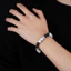 Vòng tay đính cườm Unisex - Hạt thủy tinh nứt đen trắng - Miếng đệm khắc bạc - Phụ kiện may mắn đa năng hợp thời trang