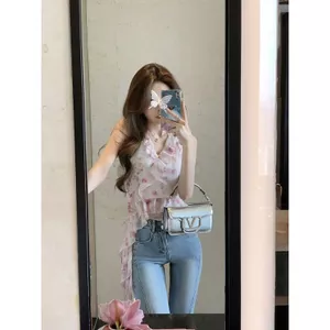Mùa hè Dopamine Mùa hè Áo sơ mi nhỏ gợi cảm Dây lượn sóng Thiết kế cổ cảm giác voan khí chất cao cấp Slimer Look Top Nữ